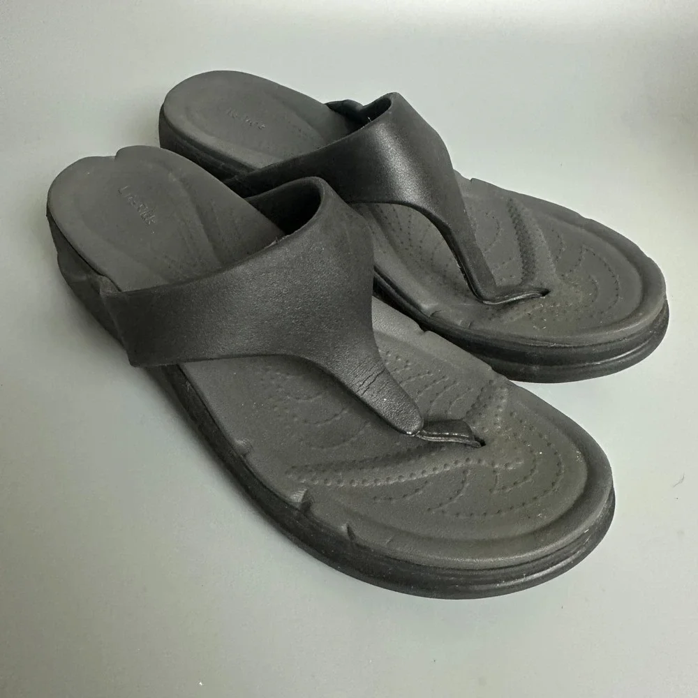 Crocs LiteRide‎ Flip Flops Mens 8 Womens 10 Black Grey Athletic Thong Sandals